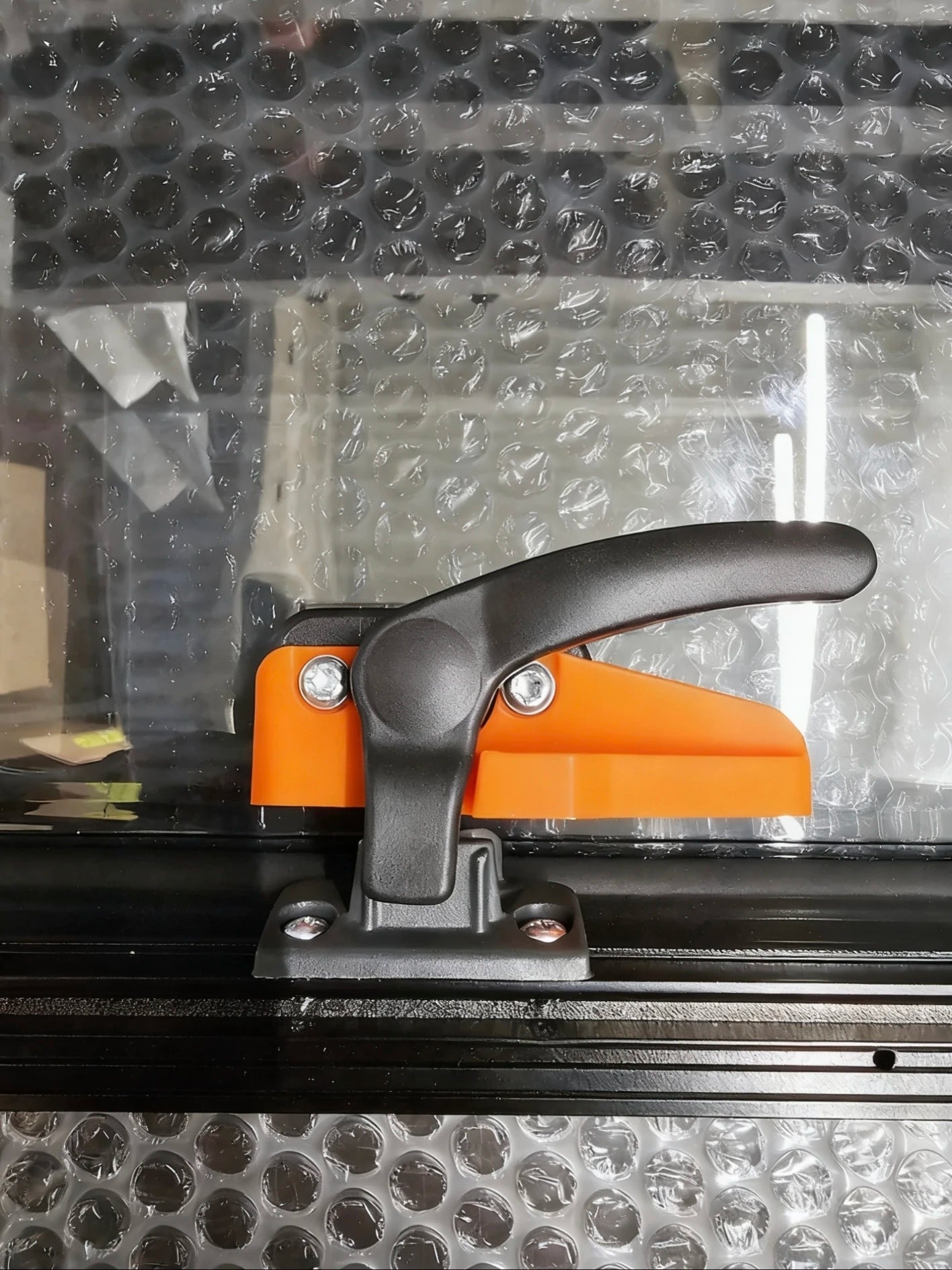 Verrou de fenêtre pour camping-car